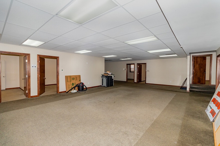 More Photos Of 1627 S Hillside St, Wichita Freestanding For Sale