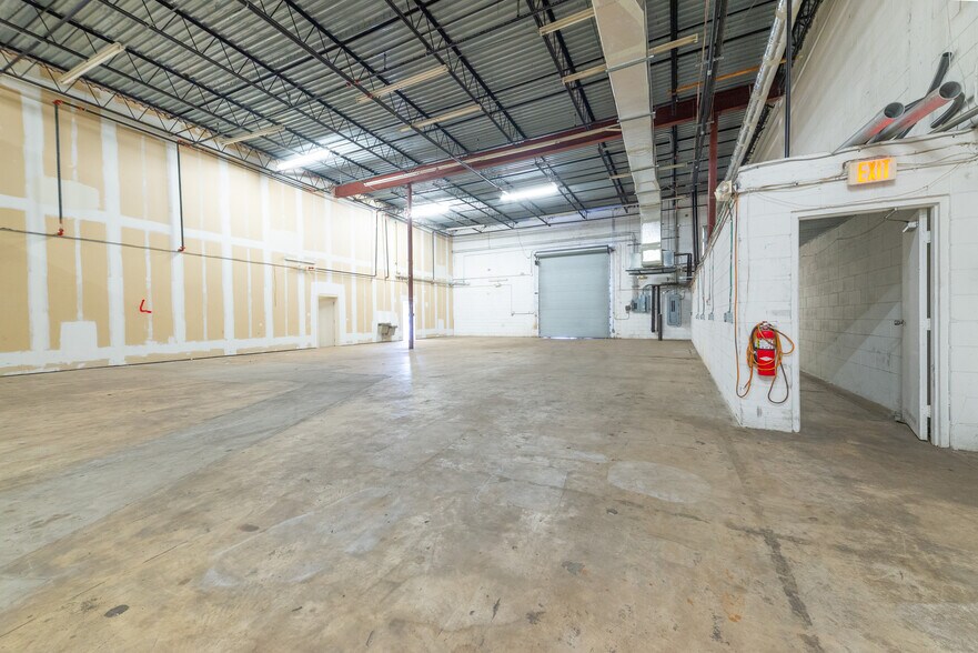 More Photos Of 800-840 Mercy Dr, Orlando Medical For Lease