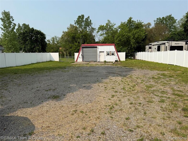 Primary Photo Of 12065 N Saginaw Rd, Clio Service For Sale