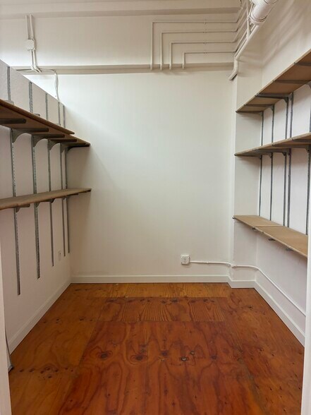 More Photos Of 2141 Mission St, San Francisco Loft Creative Space For Lease