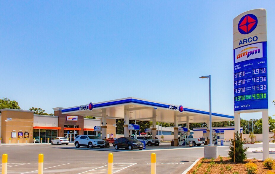 Primary Photo Of 9036 Thornton Rd, Stockton Service Station For Sale