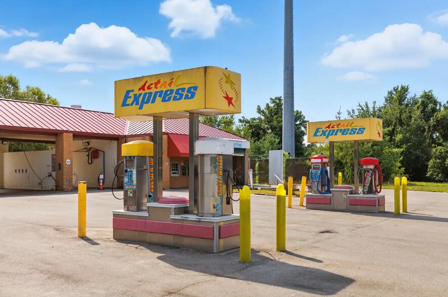 More Photos Of 6500 Greenwood Dr, Louisville Carwash For Sale