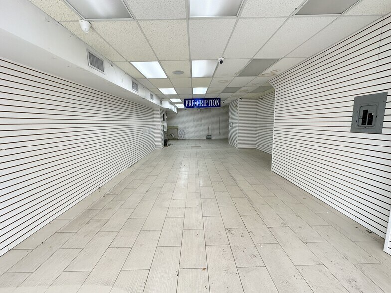 More Photos Of 349 Grand St, New York Storefront Retail Office For Lease