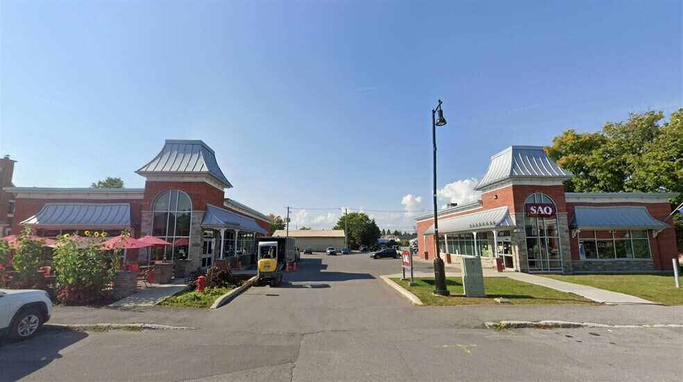 Primary Photo Of 155 Boul Sainte-Anne, Sainte-anne-des-plaines General Retail For Sale