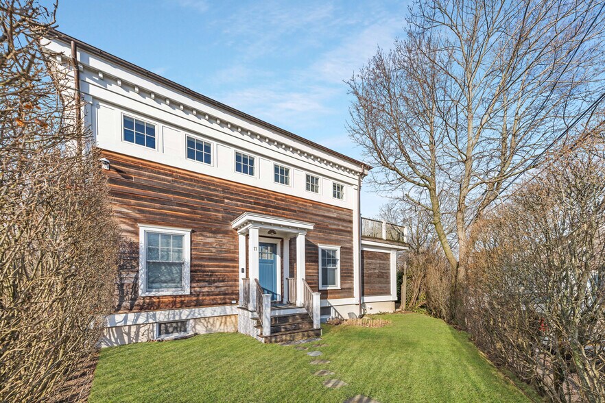 More Photos Of 11 Rector St, Sag Harbor Office Residential For Lease