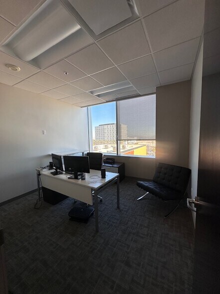 More Photos Of 1980 Festival Plaza Dr, Las Vegas Office For Lease