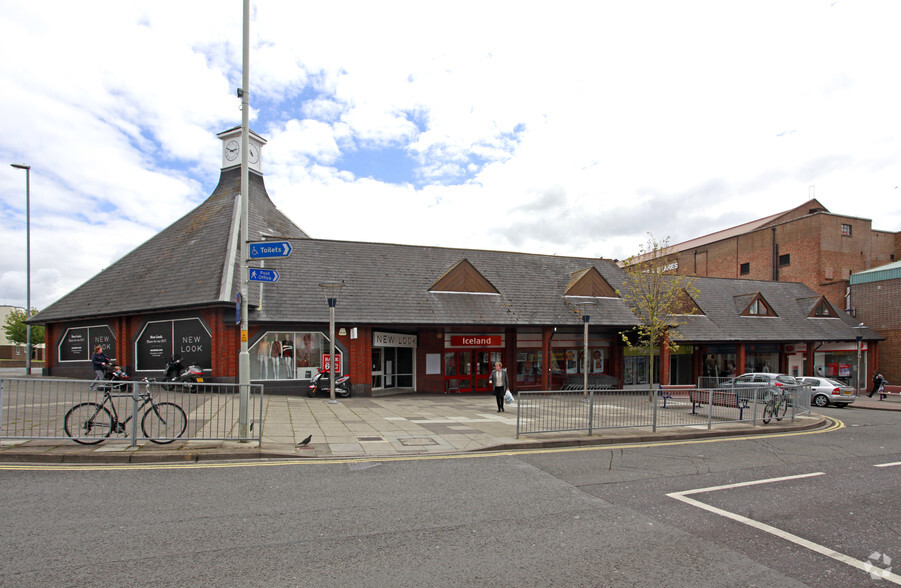 Primary Photo Of 7 High St, Cosham Storefront For Lease