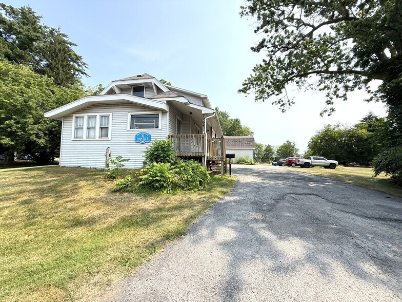 More Photos Of 7240-7286 Oswego Rd, Liverpool Restaurant For Sale