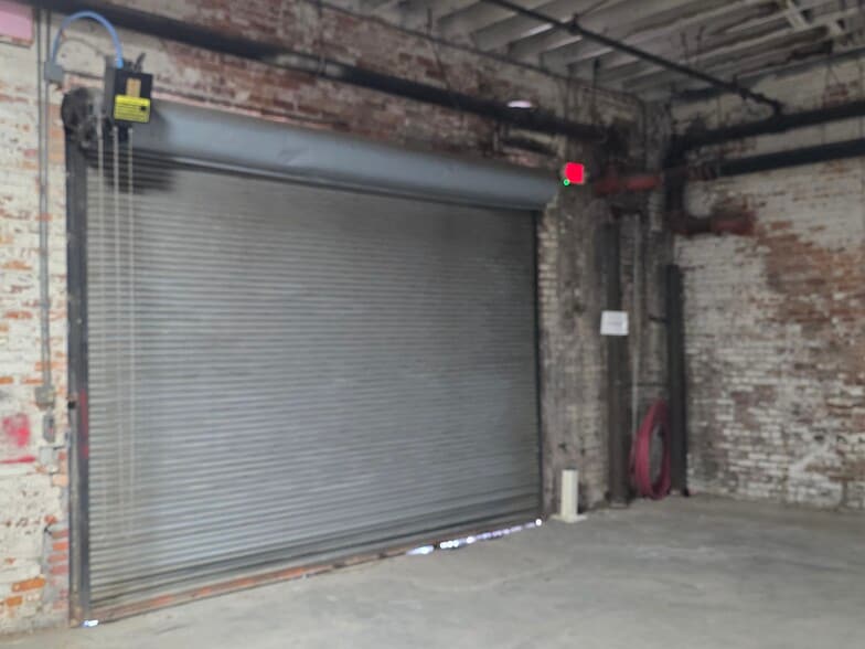 More Photos Of 827 Douglas Ave, Portsmouth Warehouse For Sale