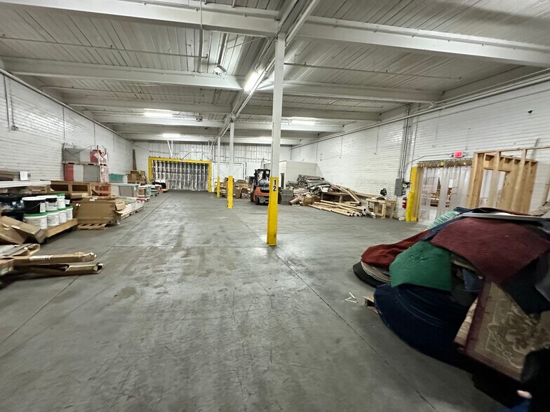 More Photos Of 1007 Lexington Ave, Salisbury Manufacturing For Sale