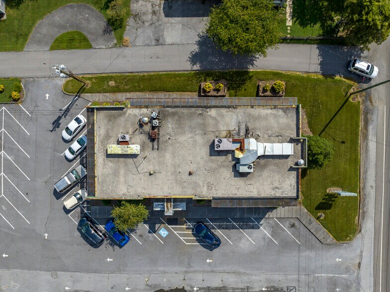 More Photos Of 337 Bluff City Hwy, Bristol Office For Sale