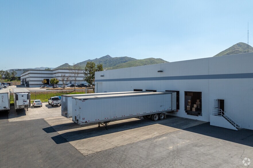 More Photos Of 779 Palmyrita Ave, Riverside Warehouse For Lease