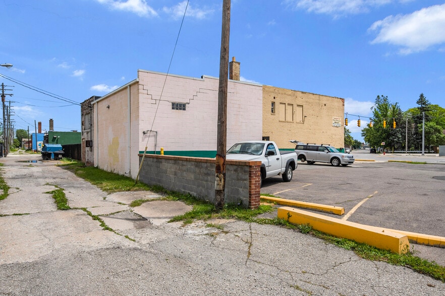More Photos Of 5536 Michigan Ave, Detroit Auto Repair For Sale