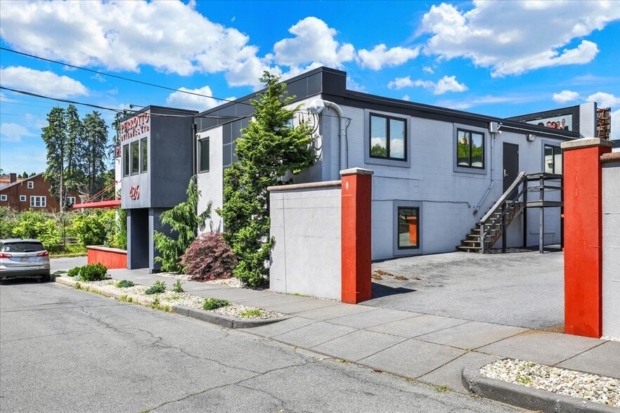 Primary Photo Of 426 Warren St, Reading Office For Sale