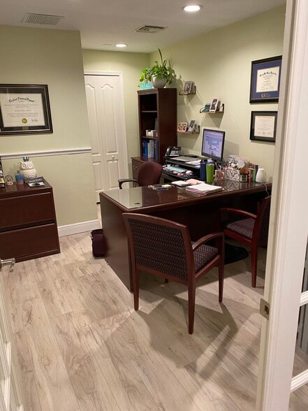 More Photos Of 923 Del Prado Blvd S, Cape Coral Medical For Lease