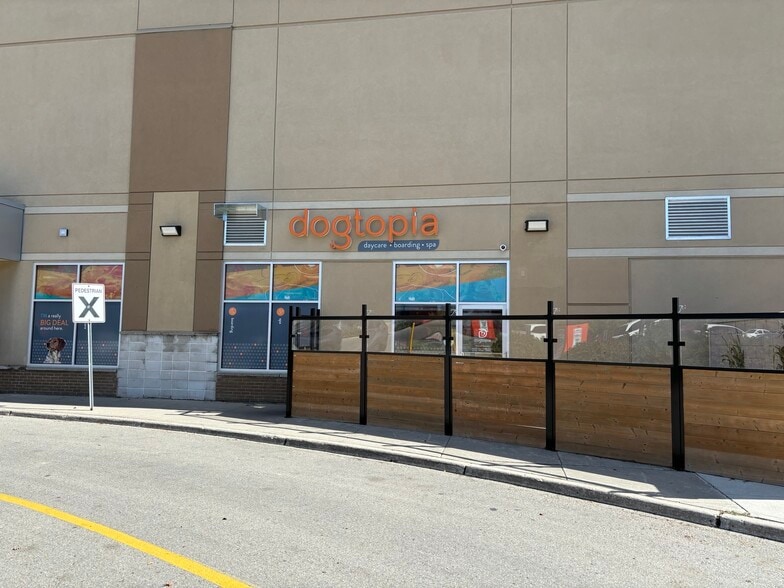 More Photos Of 785 Wonderland Rd S, London Freestanding For Lease