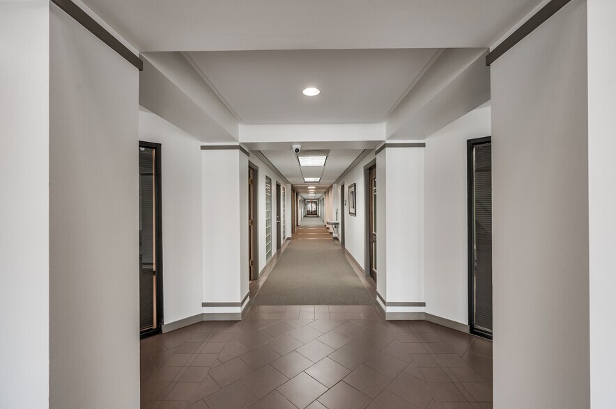 More Photos Of 5311 Kirby Dr, Houston Office For Lease