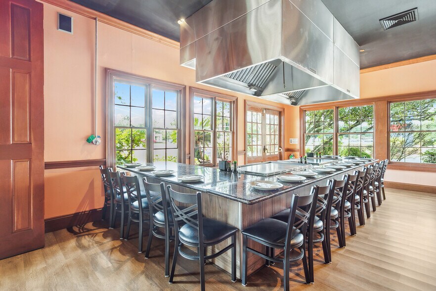 More Photos Of 629 N Highway 190, Covington Restaurant For Sale