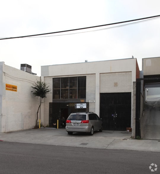 More Photos Of 780 E 14th Pl, Los Angeles Warehouse For Sale
