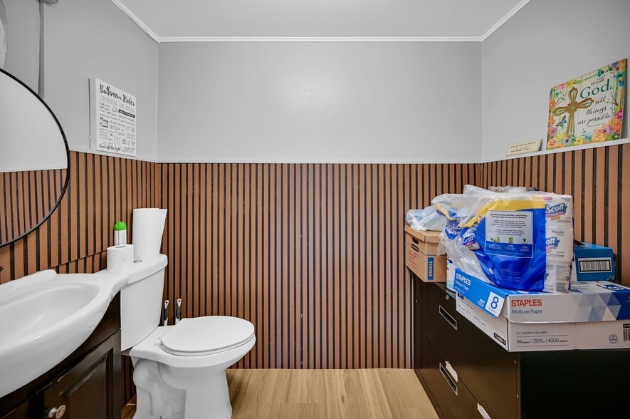 More Photos Of 33 N Morris St, Dover Auto Repair For Sale