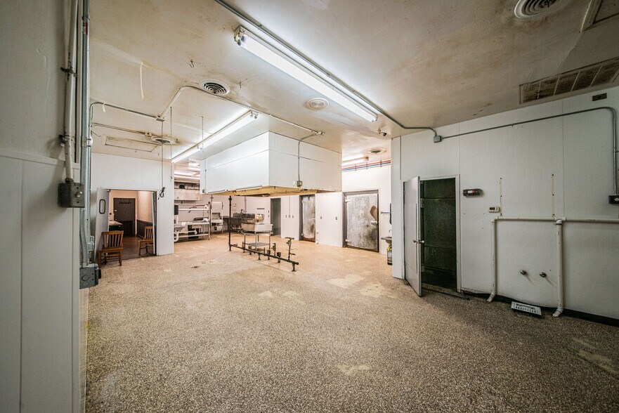 More Photos Of 7052 Benton Rd, Paducah Restaurant For Sale