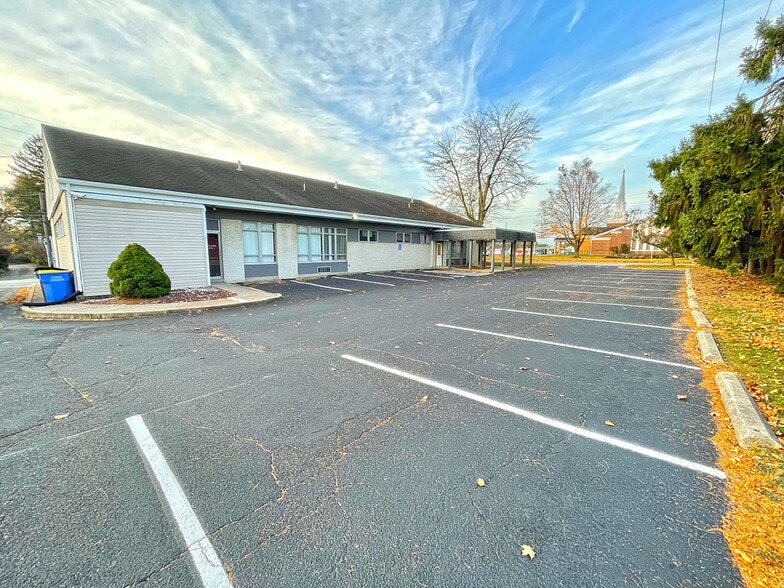 More Photos Of 4918 Locust Ln, Harrisburg Medical For Sale