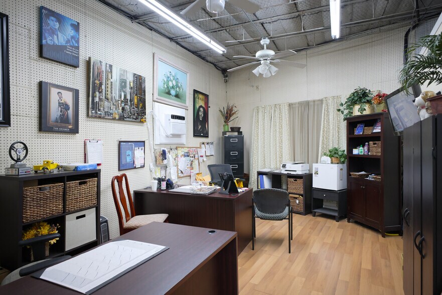 More Photos Of 5220 Interstate Highway 35 S, San Antonio Industrial For Sale