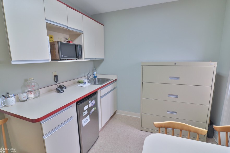 More Photos Of 4955 Route 873, Schnecksville Medical For Lease