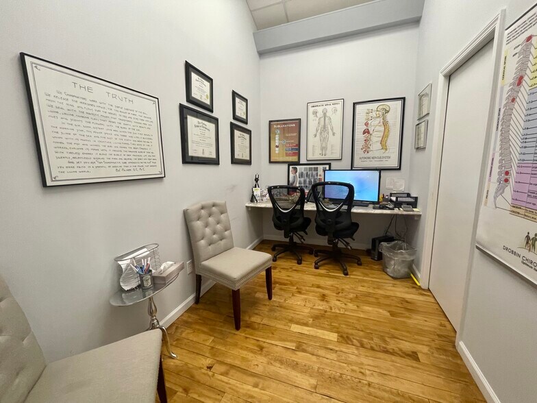 More Photos Of 1298 Newbridge Rd, North Bellmore Office For Sale