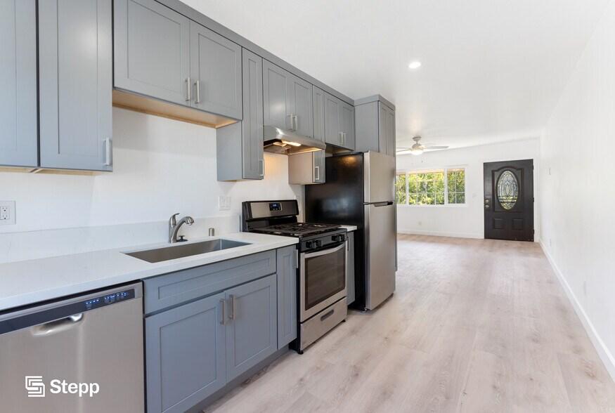 More Photos Of 244-246 Coronado Ave, Long Beach Apartments For Sale