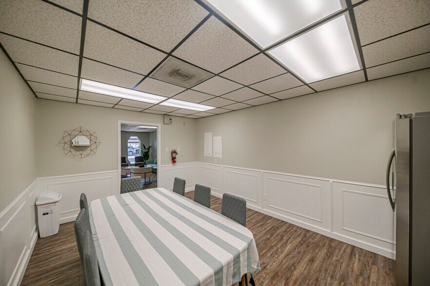 More Photos Of 1410 Rankin Hwy, Midland Office For Sale