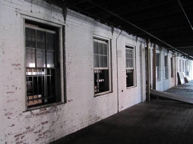 More Photos Of 620 President Clinton Ave, Little Rock Light Distribution For Sale
