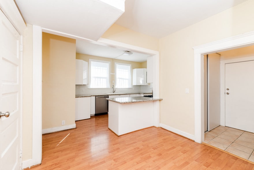 More Photos Of 2942 W 12th St, Los Angeles Apartments For Sale