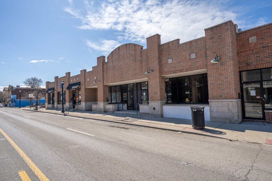 More Photos Of 2465-2477 N High St, Columbus Convenience Store For Lease