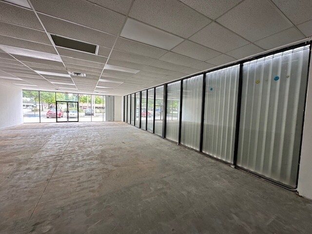 More Photos Of 5251 N University Dr, Lauderhill Freestanding For Lease
