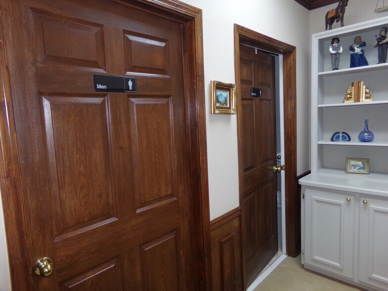 More Photos Of 1560 Warsaw Rd, Roswell Office For Lease