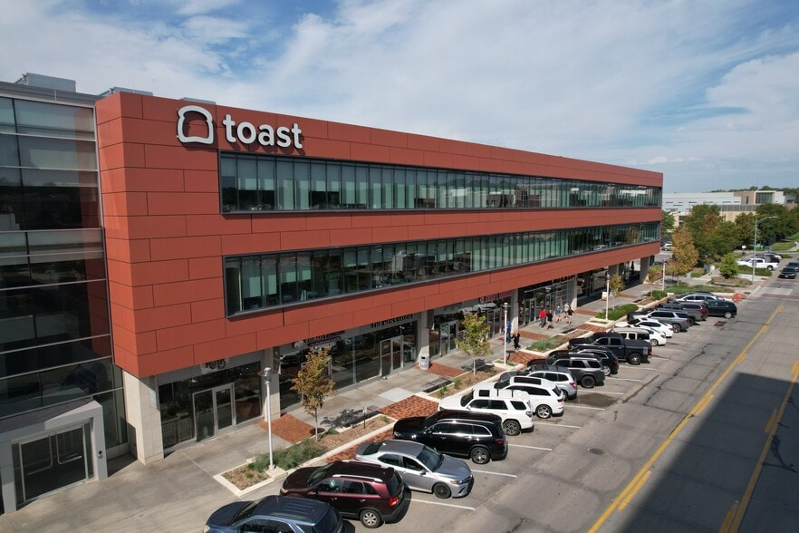 More Photos Of 1917 S 67th St, Omaha Unknown For Lease