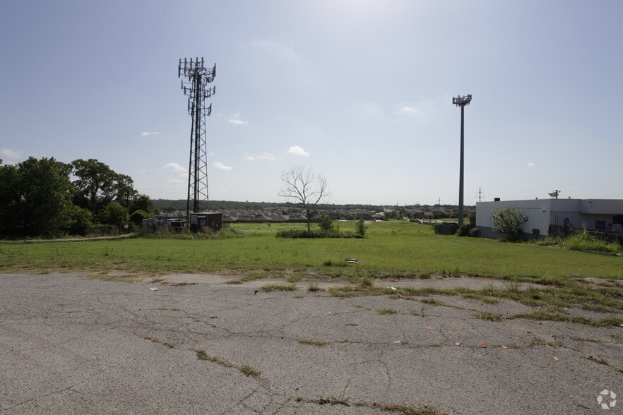 More Photos Of 817 E Loop 820, Fort Worth Land For Lease