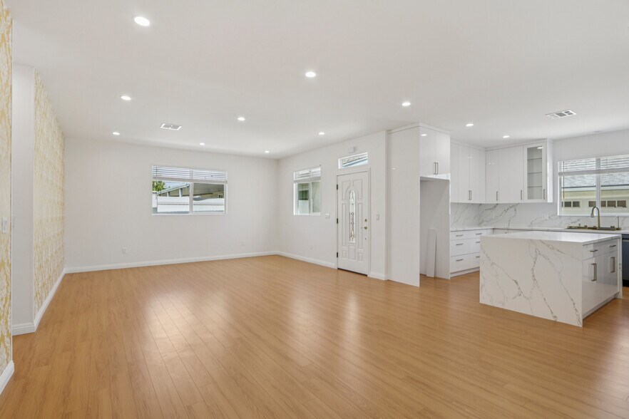 More Photos Of 17148 Stare St, Northridge Apartments For Sale