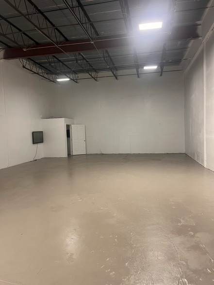 More Photos Of 2003-2033 W McNab Rd, Pompano Beach Warehouse For Lease