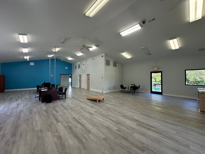 More Photos Of 4605 E US Highway 70, New Bern Auto Dealership For Lease