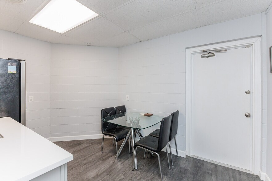 More Photos Of 525 Clifford St, Corpus Christi Office For Sale