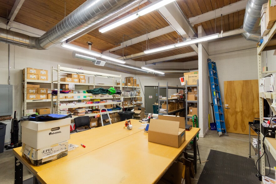 More Photos Of 1213 Center St, Lansing Medical For Sale