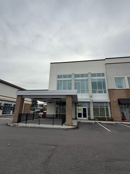 More Photos Of 3205-3229 Virginia Beach Blvd, Virginia Beach Unknown For Lease
