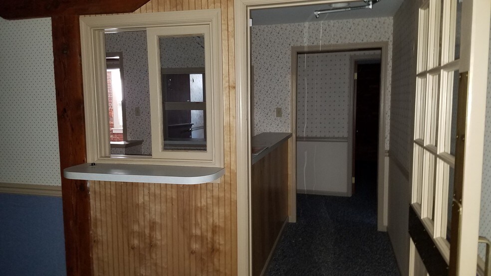 More Photos Of 600 Main St, Riverton Office For Sale