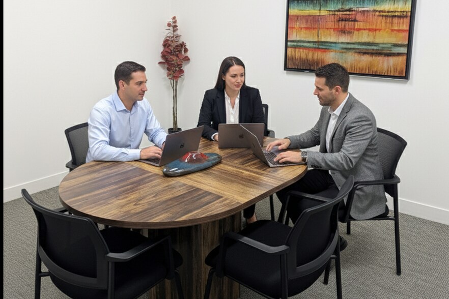 More Photos Of 21300 Victory Blvd, Woodland Hills Office For Lease