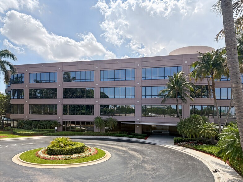 More Photos Of 6303 Waterford District Dr, Miami Coworking Space