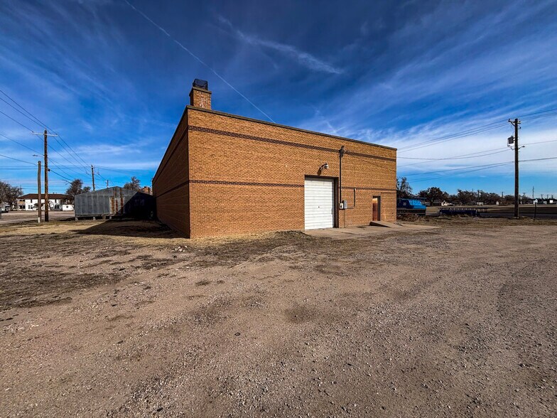 More Photos Of 1905 7th St, Great Bend Industrial For Sale