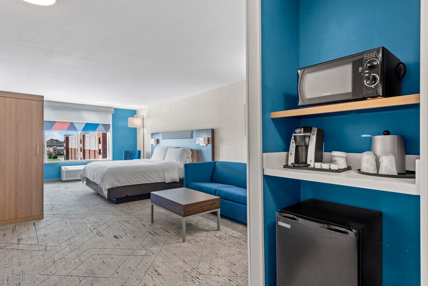 More Photos Of 8405 E 102nd St S, Tulsa Hotel For Sale