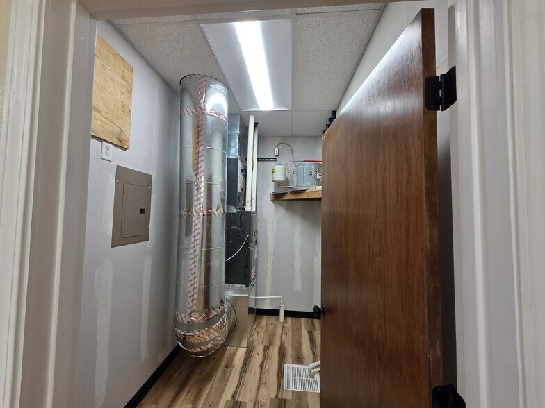 More Photos Of 5300 S Zero St, Fort Smith Storefront Retail Office For Sale